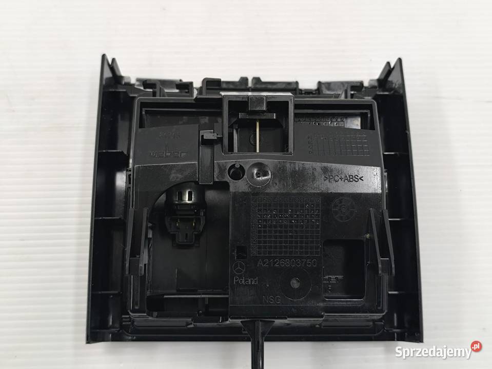 POPIELNICZKA GNIAZDO TYŁ MERCEDES ECLASA W212 osobowe sprzedam