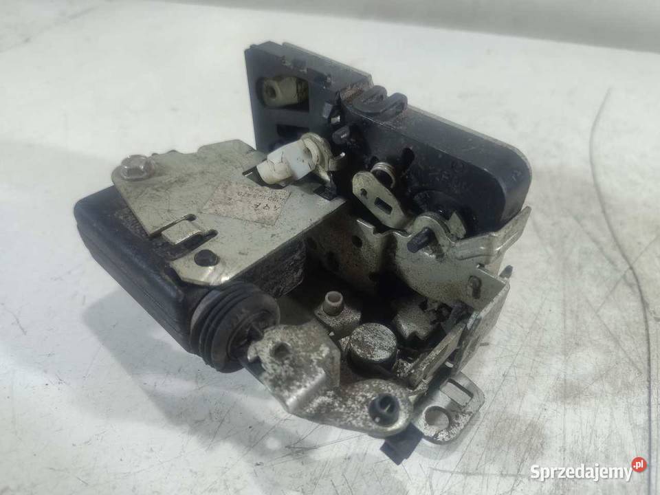 ZAMEK DRZWI PRAWY TYŁ DACIA LOGAN MCV 8200928479