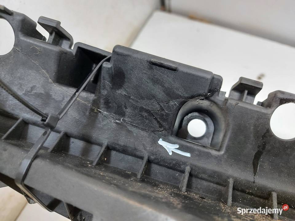 Mercedes EQC 400 W293 LISTWA PROGOWA PRAWA osobowe