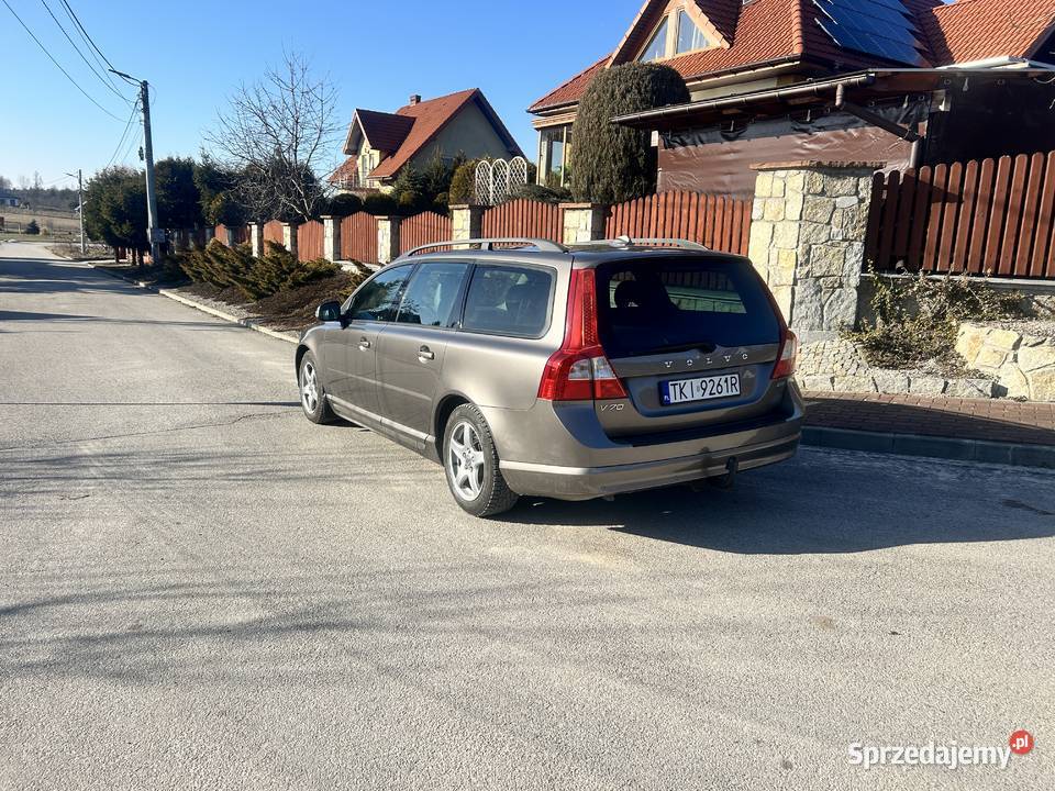 Volvo V70 20 benzyna MOMENTUM model 2009 Kielce