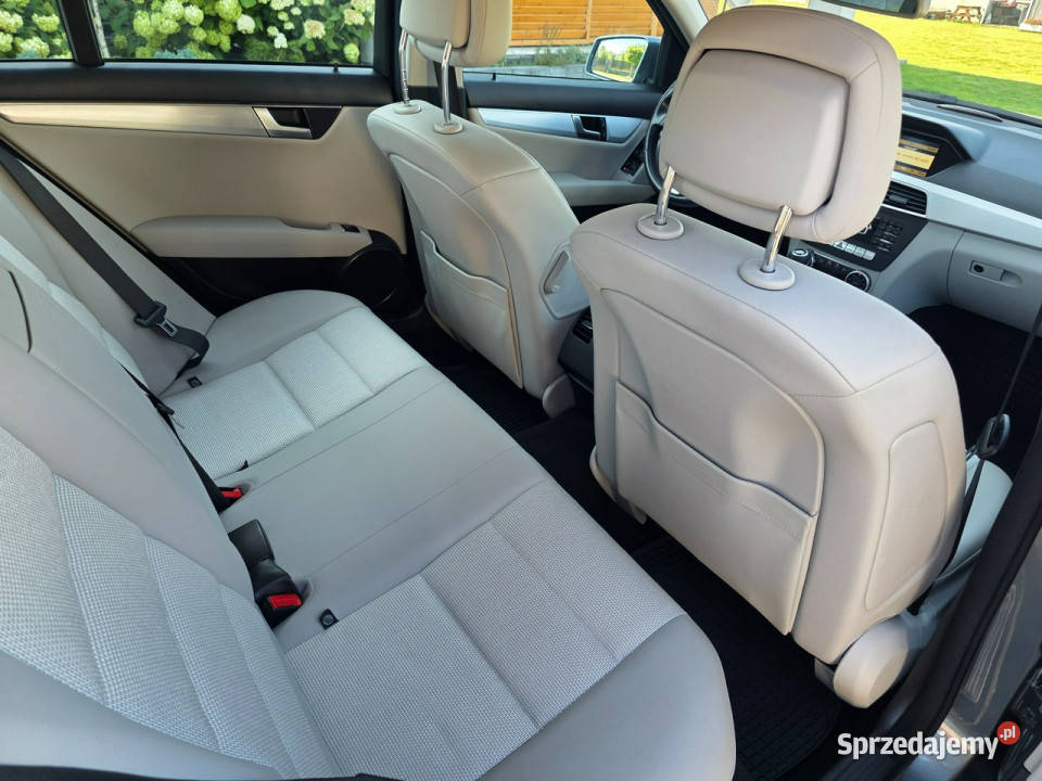 Mercedes C 200 AVANTGARDE niski przebieg el Motoryzacja