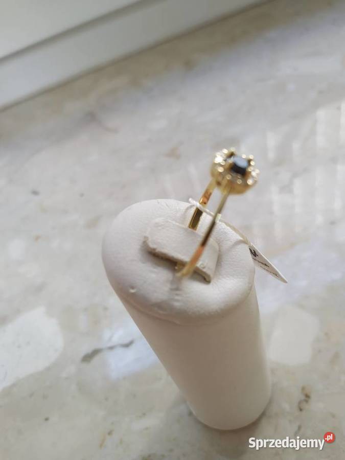 Złoty Nowy pierścionek z czarnym oczkiem 16pr585 sprzedam