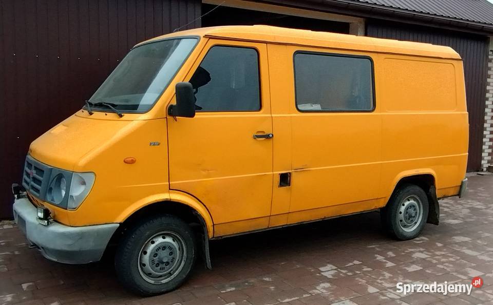 Lublin Intral 3M 2005r model 3324 furgon blaszak nieuszkodzony