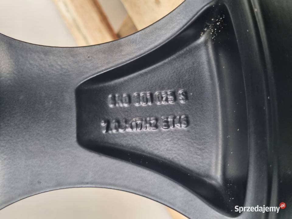 VW Golf V FELGI ALUMINIOWE ALUFELGI KOMPLET FELG Średnica 17" Janów