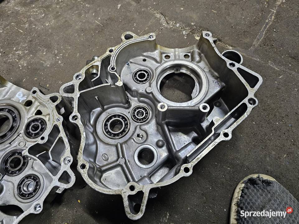 Honda CBR 125 jc34 kartery połówki blok silnika