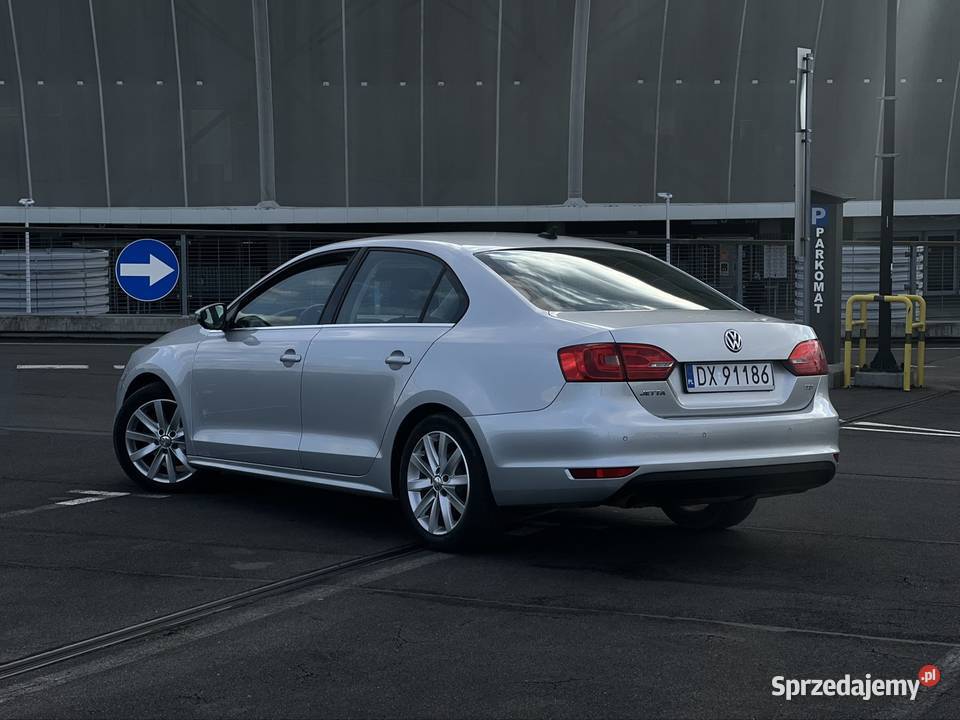Volkswagen Jetta 16 TDI Highline 2011 226 Manual Wrocław