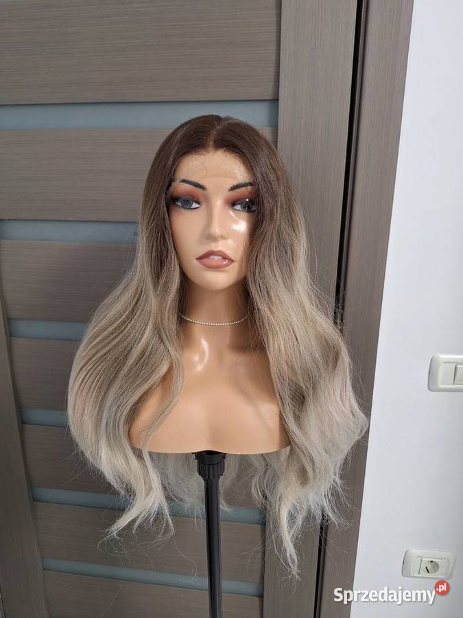 Długa falowana blond koronkowa peruka Nakrycia głowy Malbork