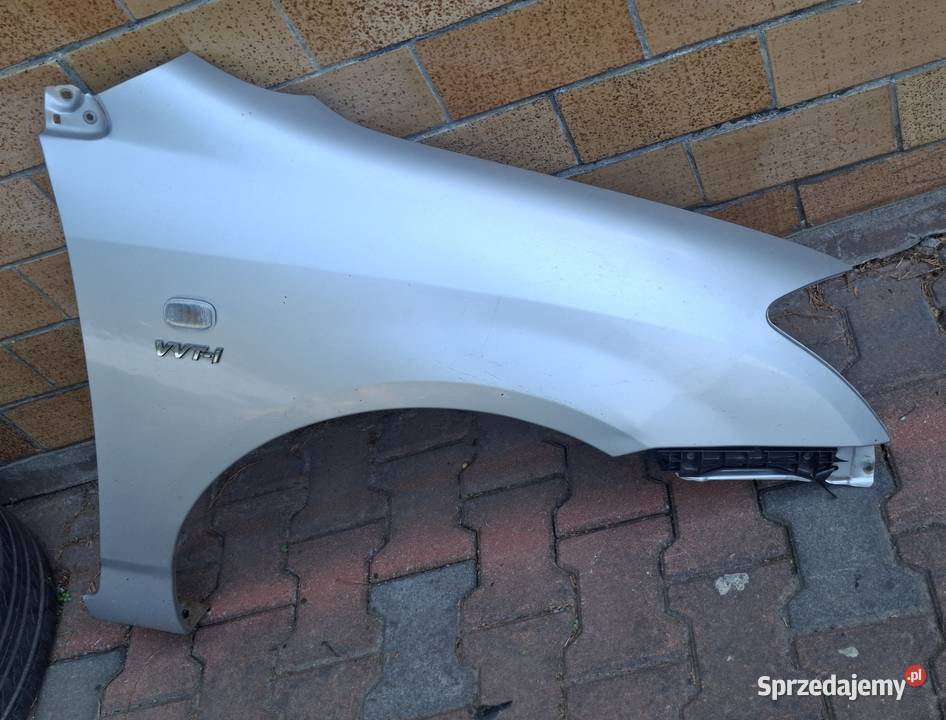 Błotnik Prawy Toyota Corolla Sandomierz sprzedam