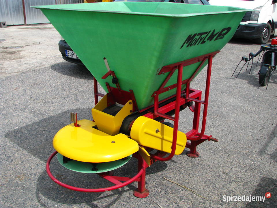 Rozsiewacze nawozów wapna jednotarczowy MOTYL łódzkie Opoczno