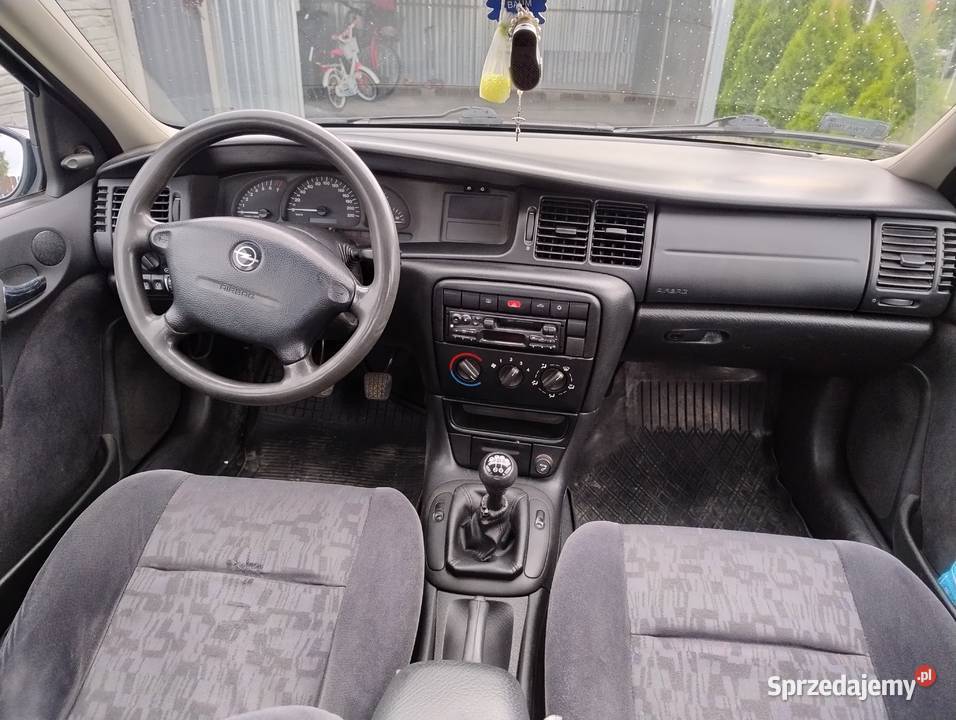 Sprzedam Opel Vectra b 99 16 benzyna ładna zielony Damasławek