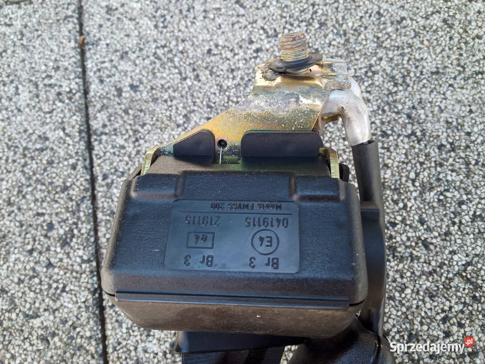 Audi 80 B4 Pas tylny zwijany 8A9857713A Dębica sprzedam