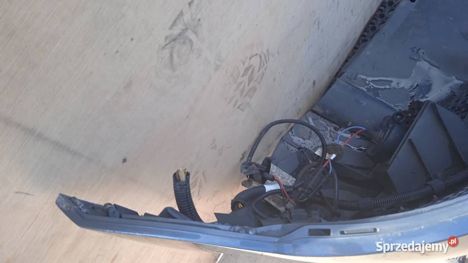 TOUAREG 7L ZDERZAK PRZÓD LD7U PDC HALOGEN SPRYSK Zbierkowo