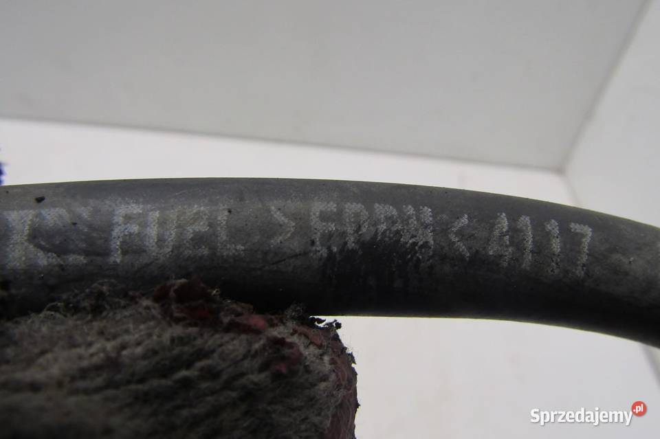 LISTWA WTRYSKOWA 18 HYBRID TOYOTA PRIUS III LIFT osobowe