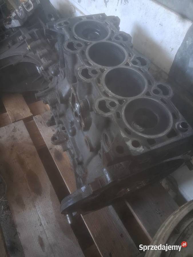 Blok z tłokami i misą 16 crdi Dzierzążnia