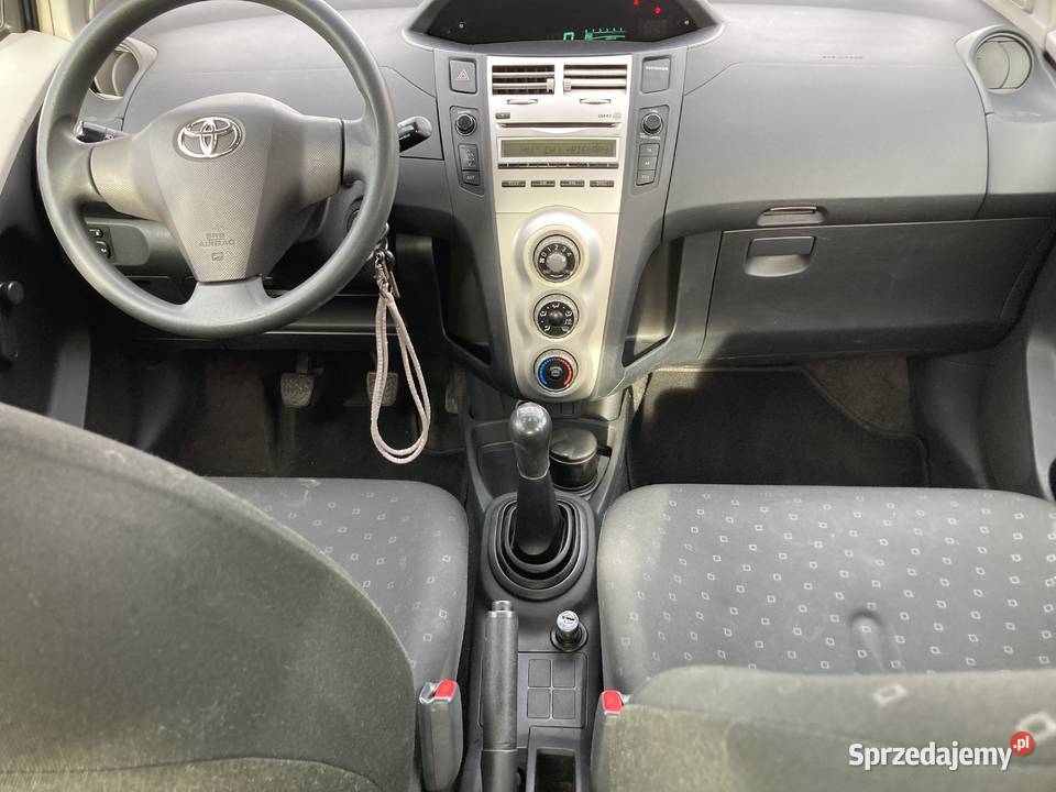 Toyota Yaris niebieski Chorzów