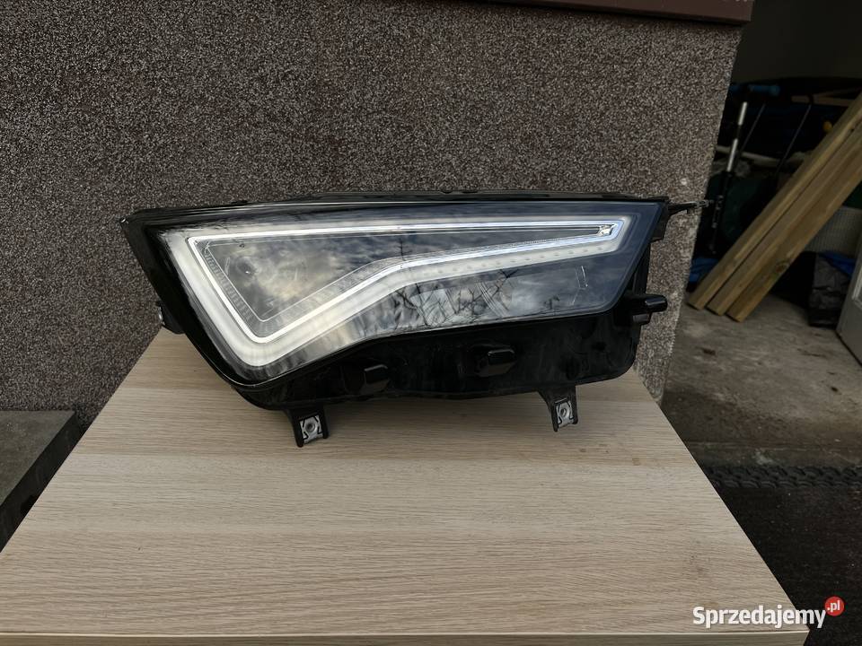 Seat Ateca Lampa Prawy Przód Cała 576941032B