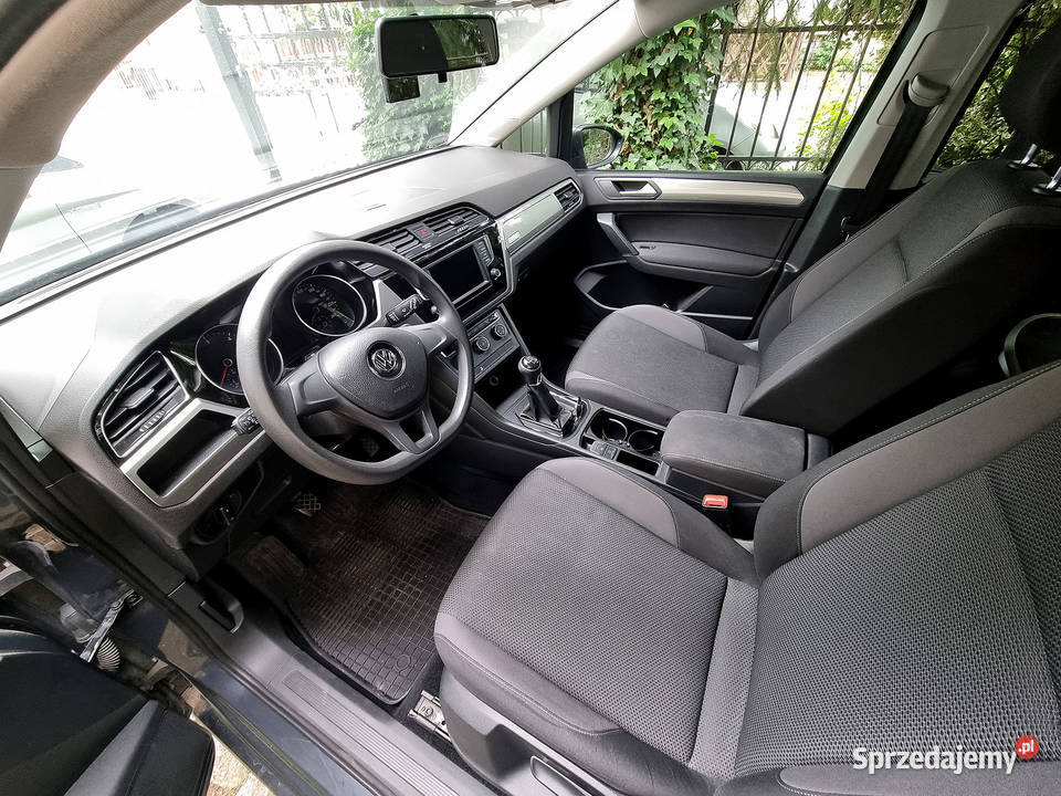 Volkswagen Touran 5t 2015 16TDI salon Polska Touran Volkswagen Wrocław