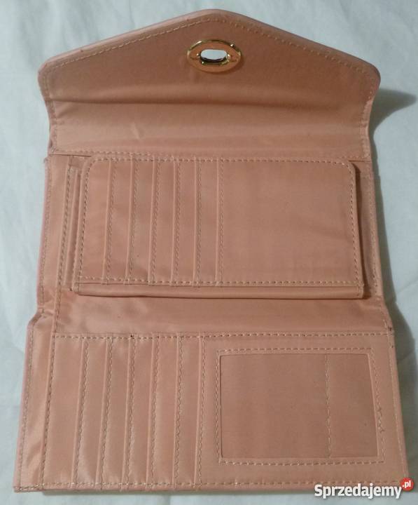 Jasnoróżowy portfel