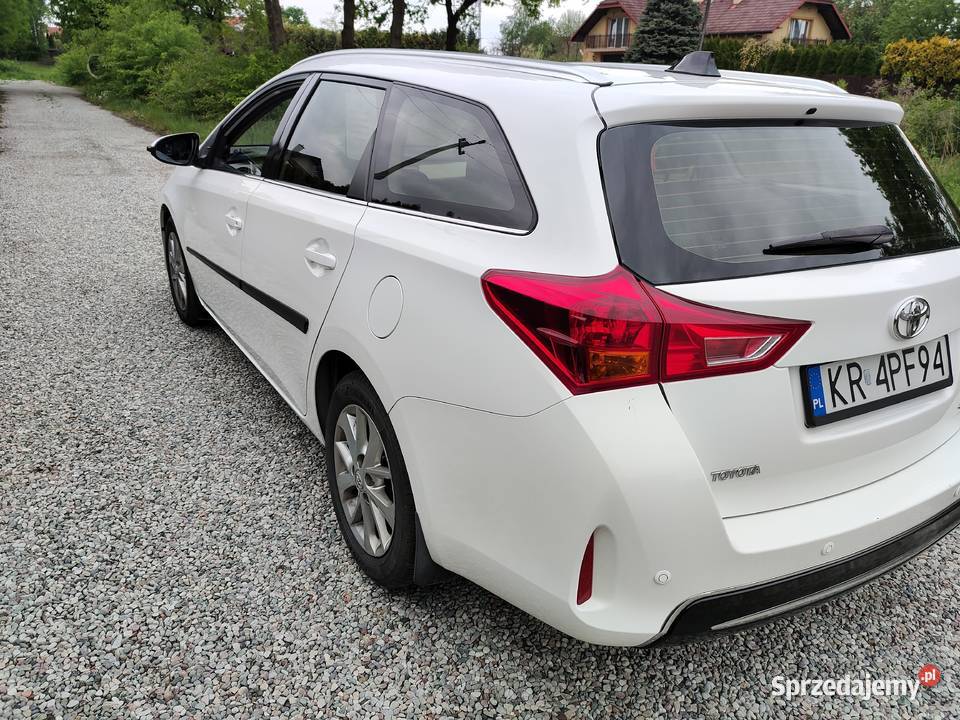 2013 Toyota Auris II Touring Sport nieuszkodzony sprzedam