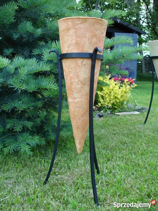 Sprzedam donicę w stojaku Mrozoodporna