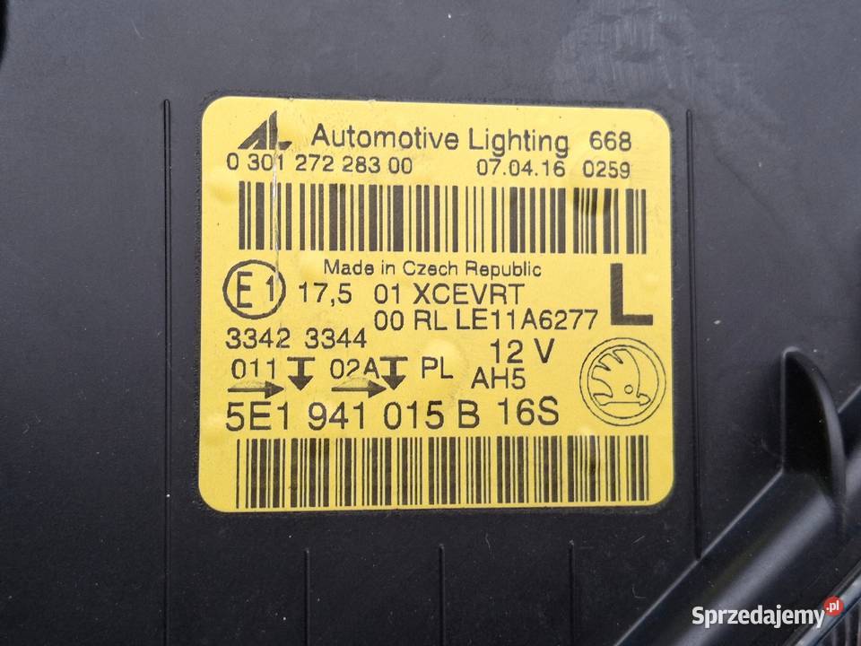 SKODA OCTAVIA III 3 REFLEKTOR LEWY BIXENON LED osobowe Bieleń