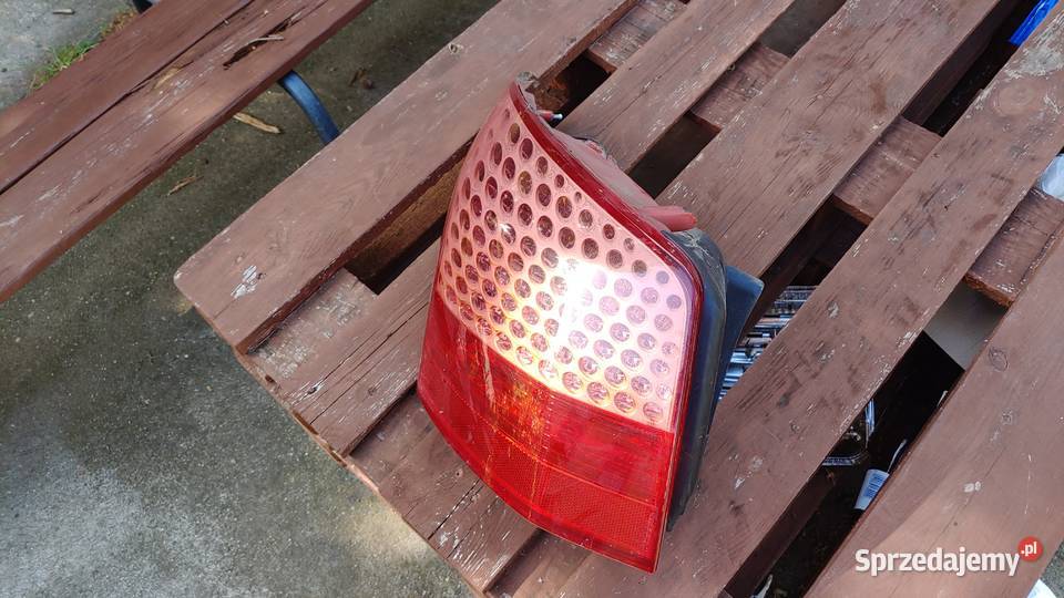Peugeot 407 Lampa lewa tył lift