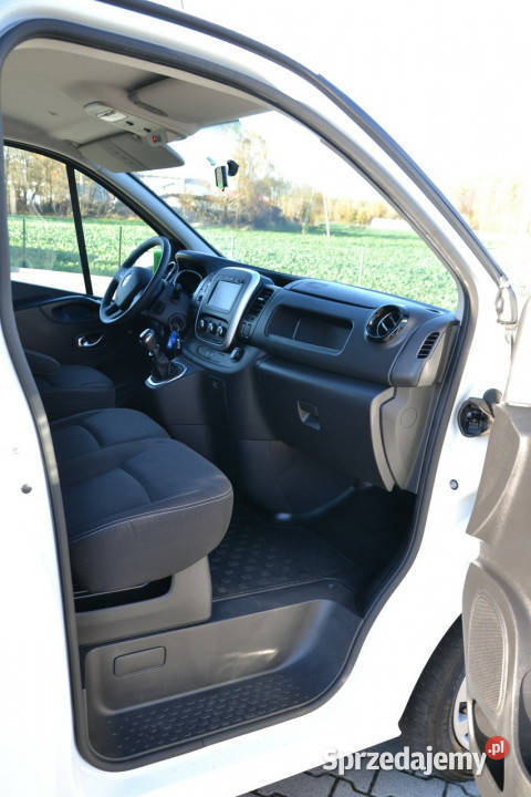 Renault Trafic 20 dci 130 ambulans karetka nosze małopolskie Kęty