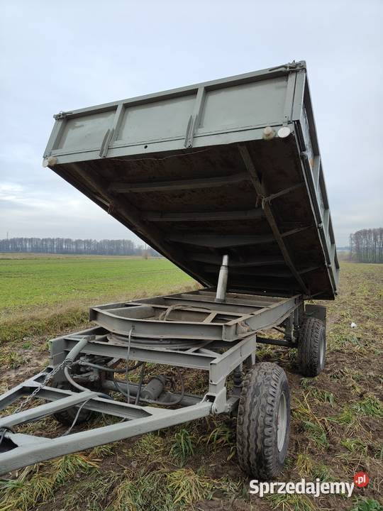 Przyczepa d47 wywrotka na trzy strony Przyczepy rolnicze Przyczepy rolnicze Kuźmy