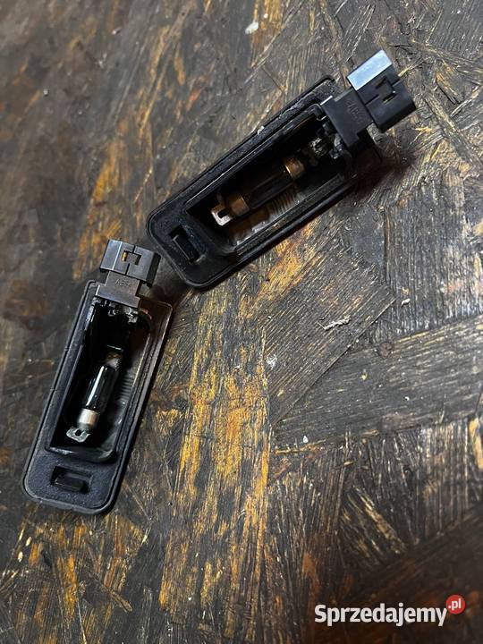 Lampki podświetlania tablicy rejestracyjnej BMW