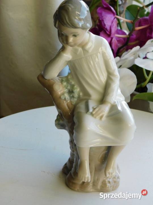 Figurka Lladro zamyślonej dziewczyny wys 215 592 Szczecin