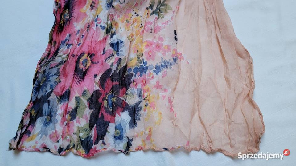 Delikatny szal w kwiaty Dla kobiet Piekary Śląskie sprzedam