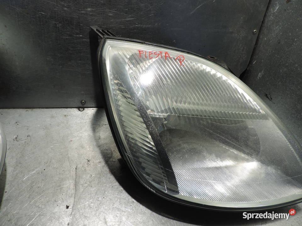 FORD FIESTA MK5 REFLEKTOR LAMPA PRAWY PRZÓD Rok produkcji 2005 Nowy Sącz sprzedam