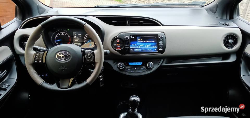 Toyota Yaris 15Przebieg 11 1 Właś Salon Polska Wolbrom