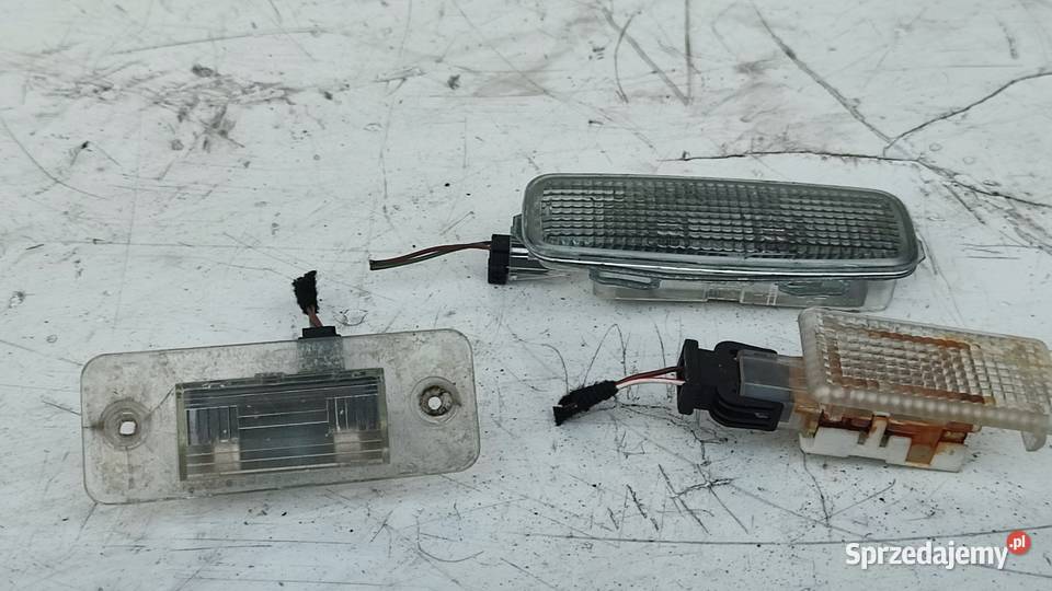 AUDI A8 D3 42 TDI 0510 LAMPKA OŚWIETLENIA KABINY świętokrzyskie Włoszczowa