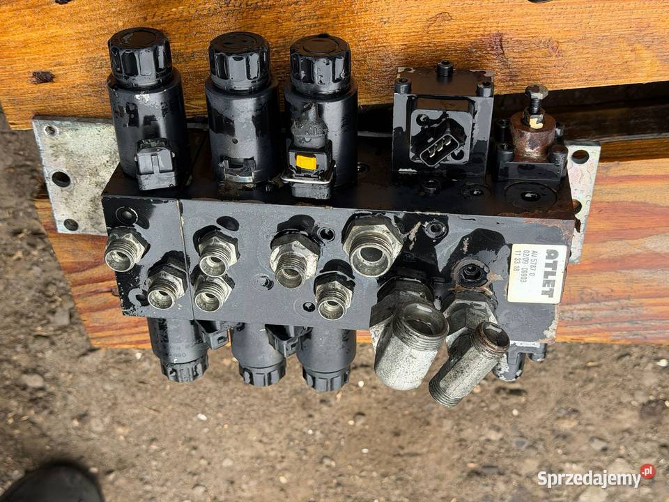Rozdzielacz hydrauliczny czterosekcyjny 48V Antonie