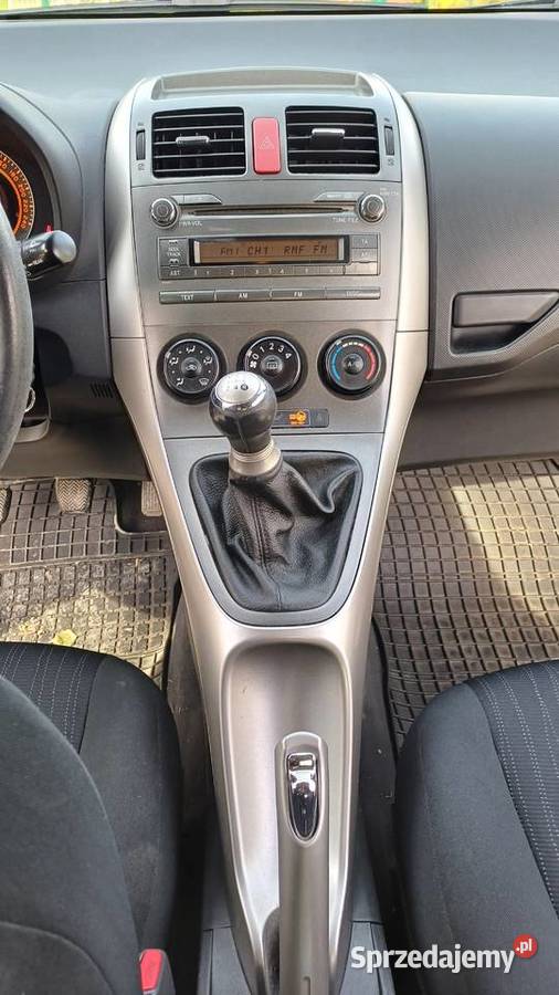 Toyota Auris 16 16 V benzyna 1600cm3 Nowy Sącz