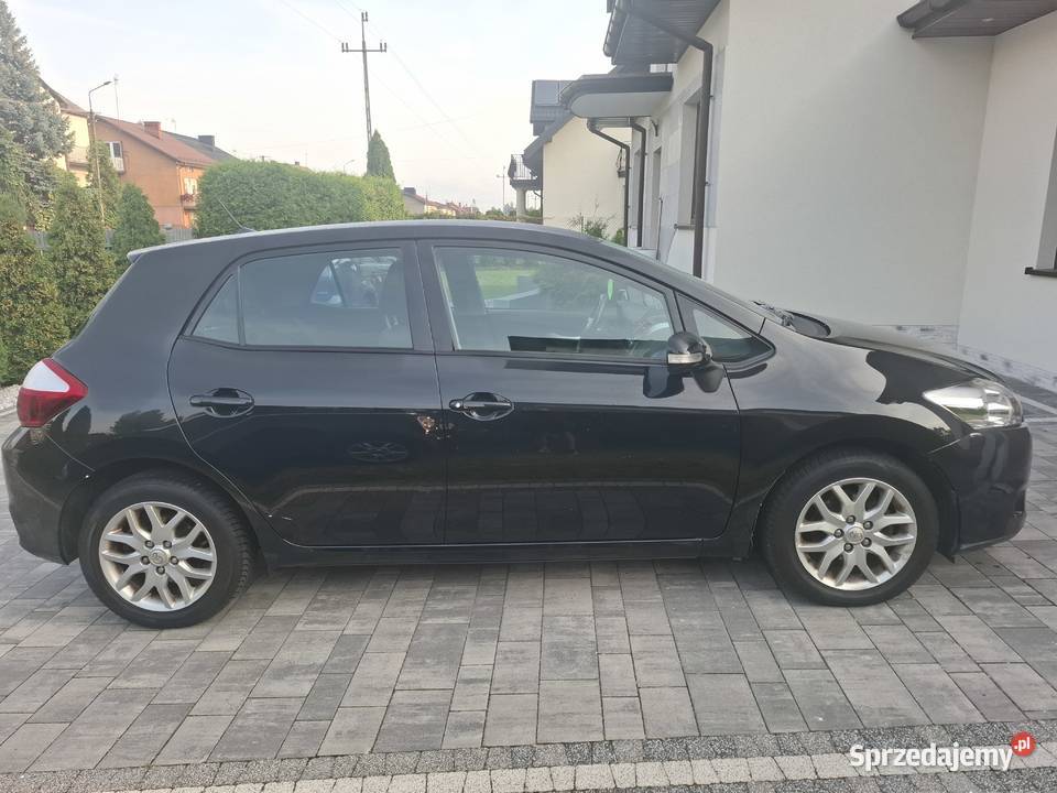 Auris 16 benzyna 2010r Auris Łochów