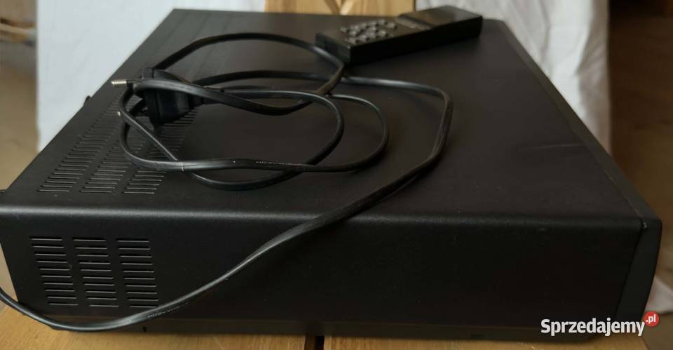 Hitachi video deck VTP75GK z pilotem