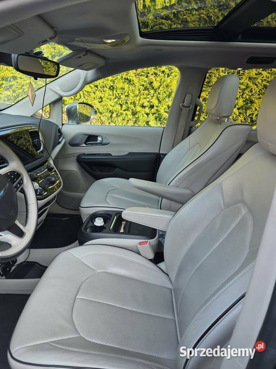 Chrysler Pacifica Hybryda dach panoramiczny 127000km Poznań sprzedam