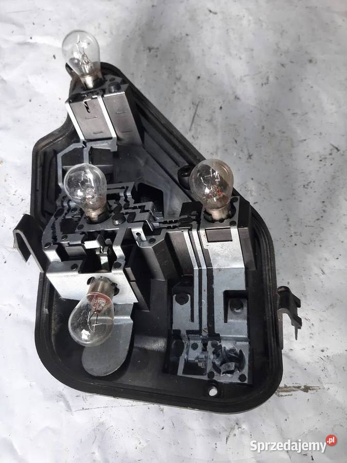 Opel Astra H HB listwa wkład lampy prawej tylnej łódzkie Ksawerów