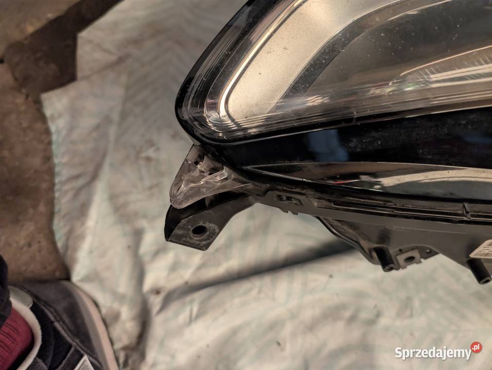 Lampa prawa Ford Mondeo mk5 USA