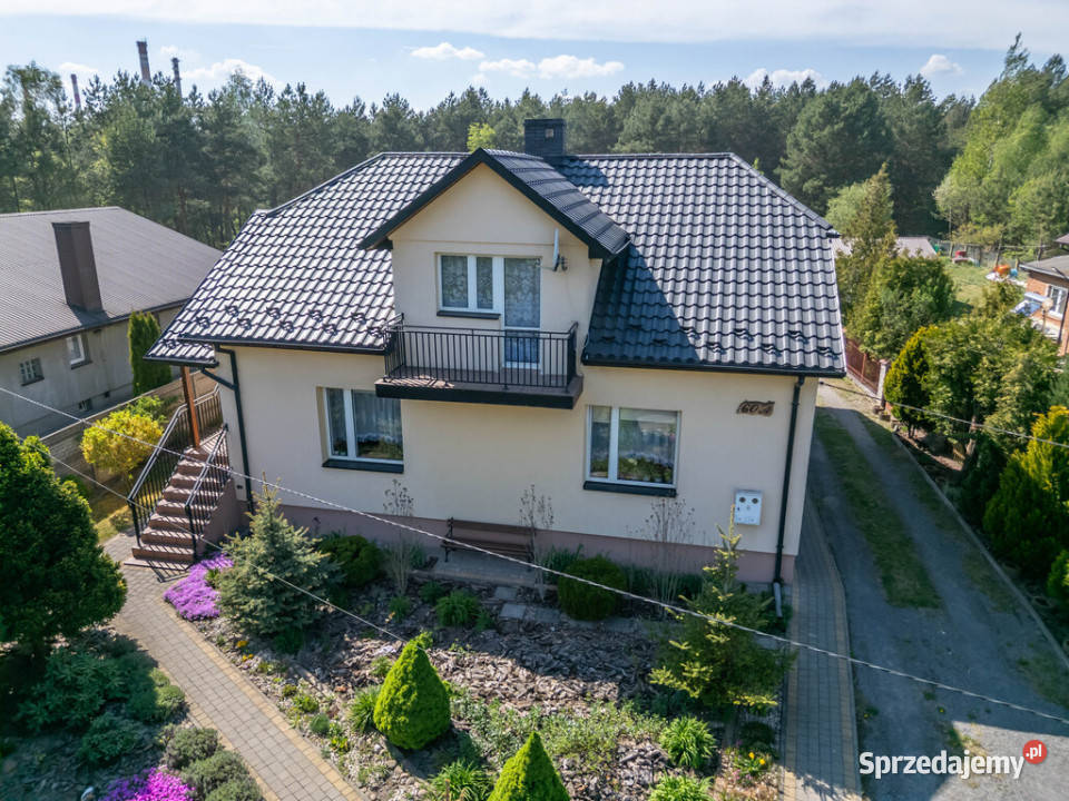 Dom remoncie 1065m2 działka 2873m2 choinki wolnostojący Ostrowiec Świętokrzyski