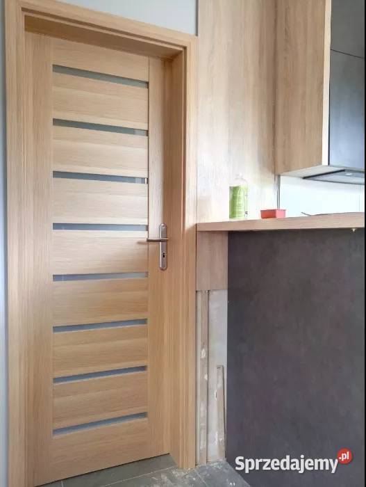 DRZWI Z KAMUFLAŻEM NAKŁADKĄ NA STARĄ METALOWĄ