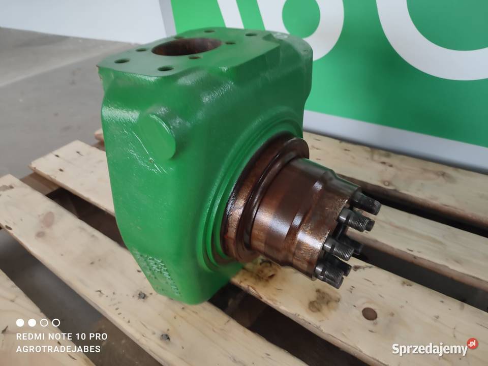 Zwrotnica L157636 L157614 John Deere 6300