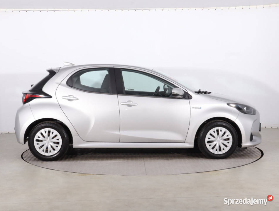 Toyota Yaris 15 Hybrid wspomaganie kierownicy