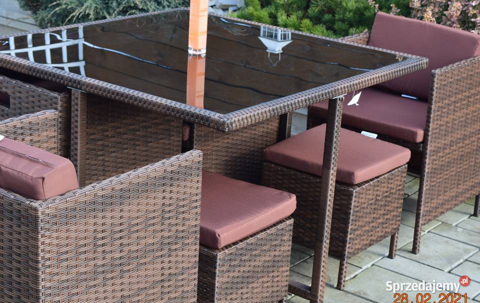 ogród zestaw tulipan 8 osob 4 foteli 4 puf brąz Bosutów