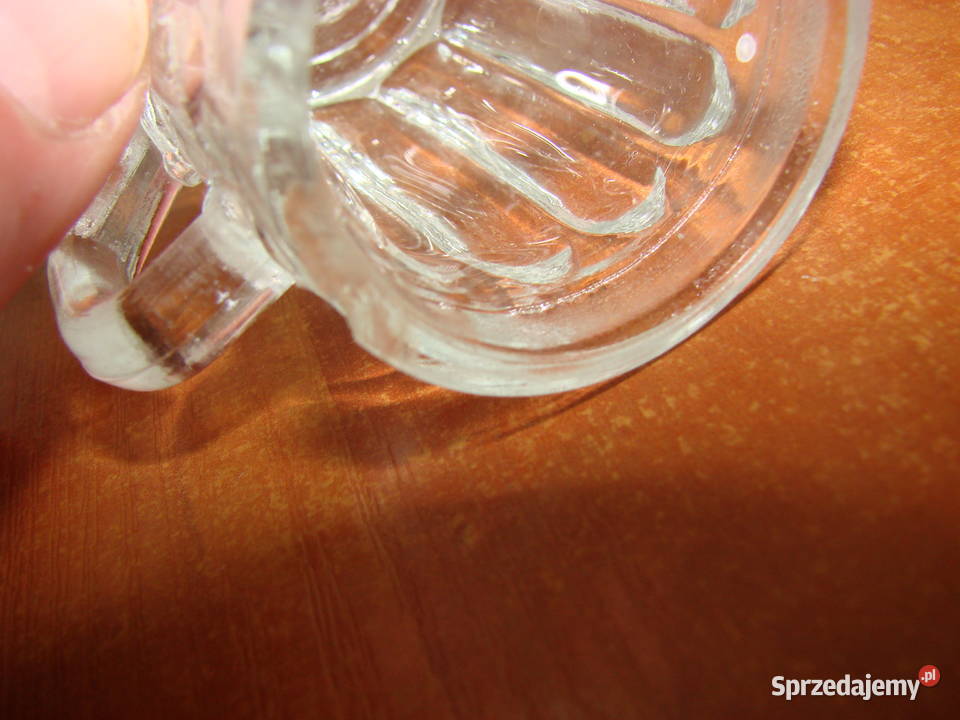 mały szklany kufelek PRL