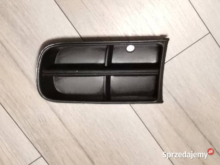 SKODA FABIA II LEWA KRATKA ZDERZAKA PRZÓD