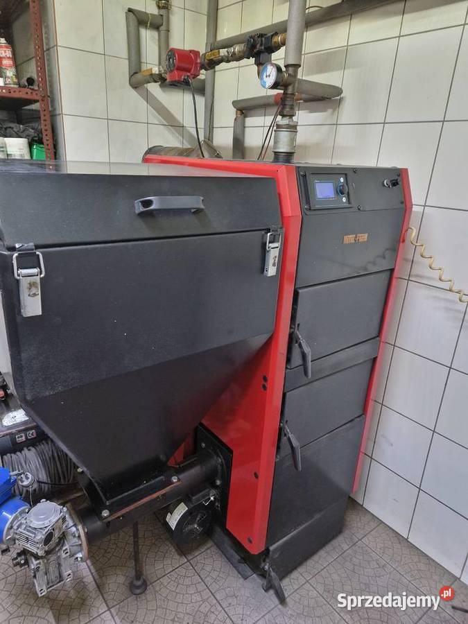 Piec z podajnikiem na ekogroszek i rusztem na Chrośla