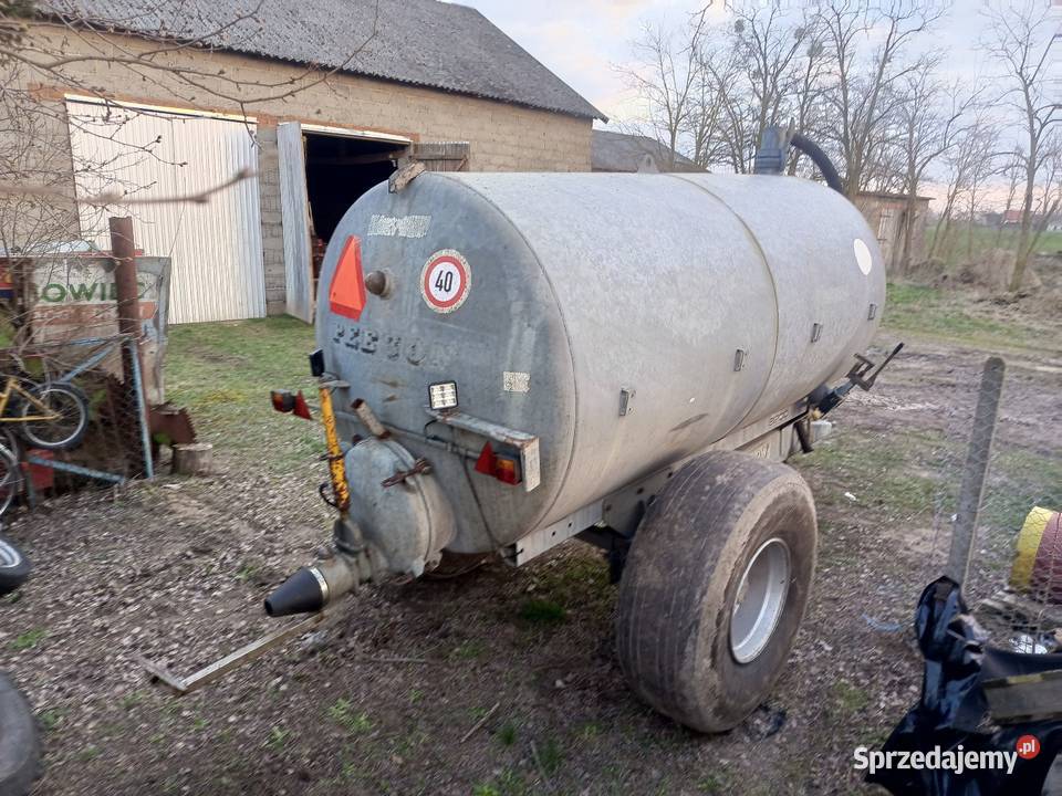Beczkowóz asenizacyjny Peecon 8000p nieuszkodzony Beczkowozy wielkopolskie Dobra